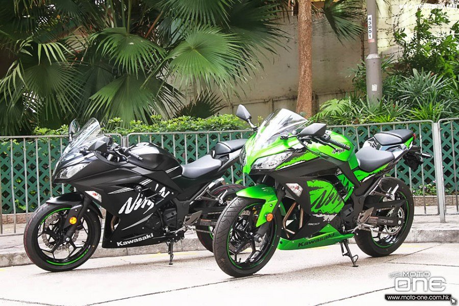 2017_KAWASAKI_NINJA_300_ABS_WINTER_SP_52.jpg