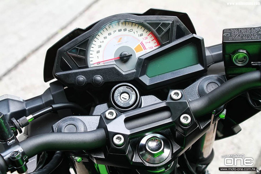 2017_KAWASAKI_Z300_10.jpg