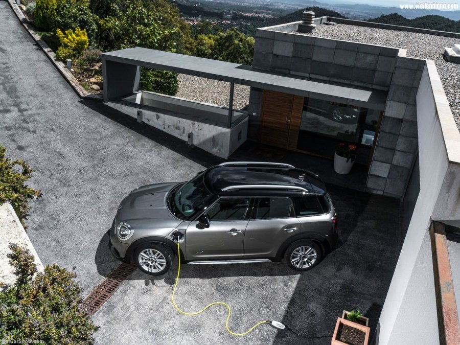 Mini-Countryman_Plug-in_Hybrid-2017-1280-5b.jpg
