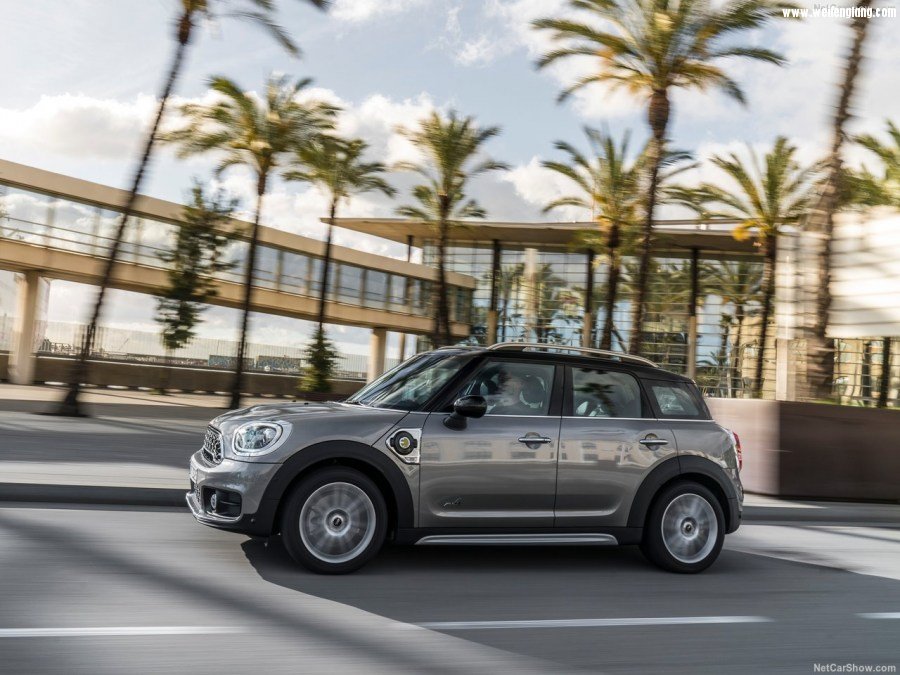 Mini-Countryman_Plug-in_Hybrid-2017-1280-5e.jpg
