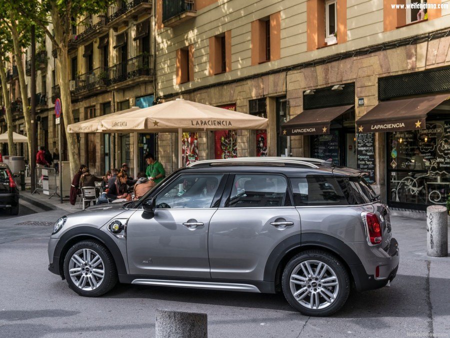 Mini-Countryman_Plug-in_Hybrid-2017-1280-61.jpg