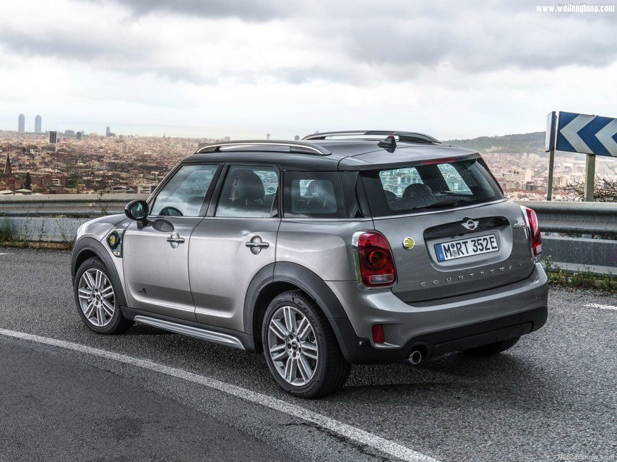 Mini-Countryman_Plug-in_Hybrid-2017-1280-69.jpg