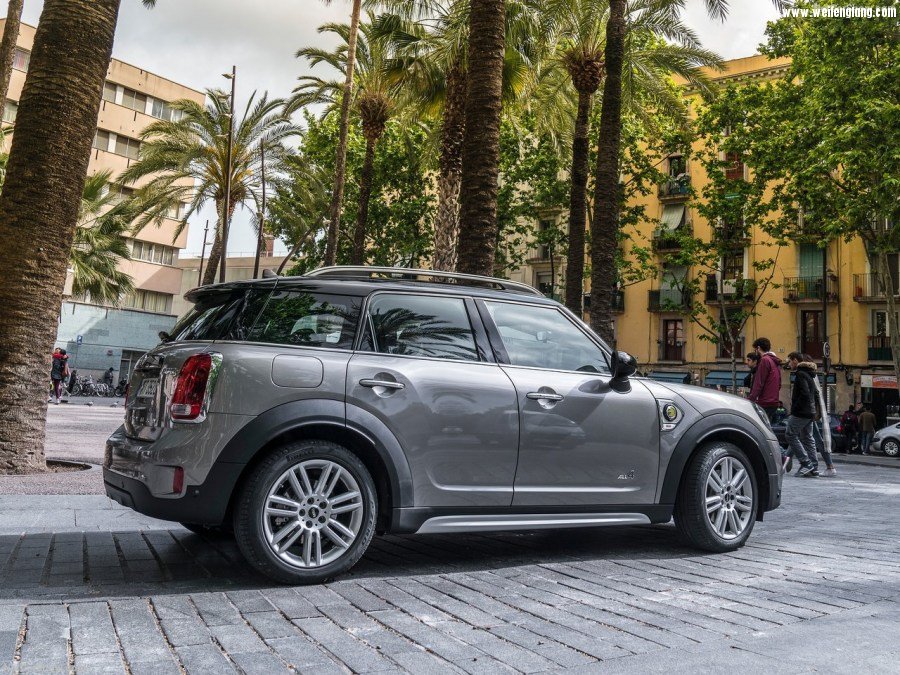 Mini-Countryman_Plug-in_Hybrid-2017-1280-6d.jpg