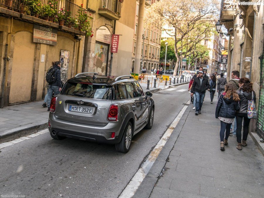Mini-Countryman_Plug-in_Hybrid-2017-1280-73.jpg