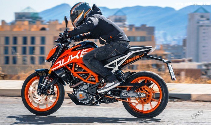 KTM-390-DUKE-MY-2017-150660_.jpg