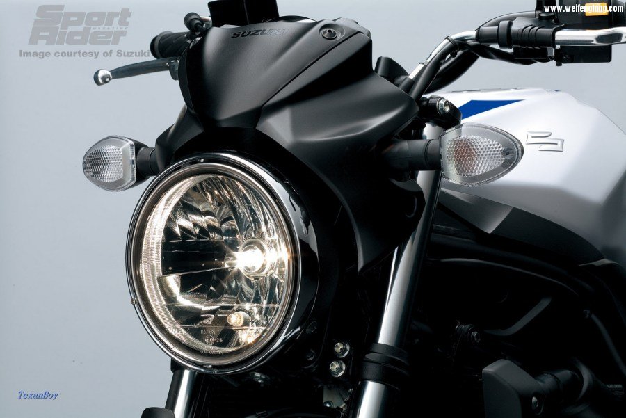 2016-suzuki-sv650-09.jpg