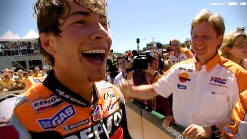 rideonkentuckykid_cut.middle.jpg