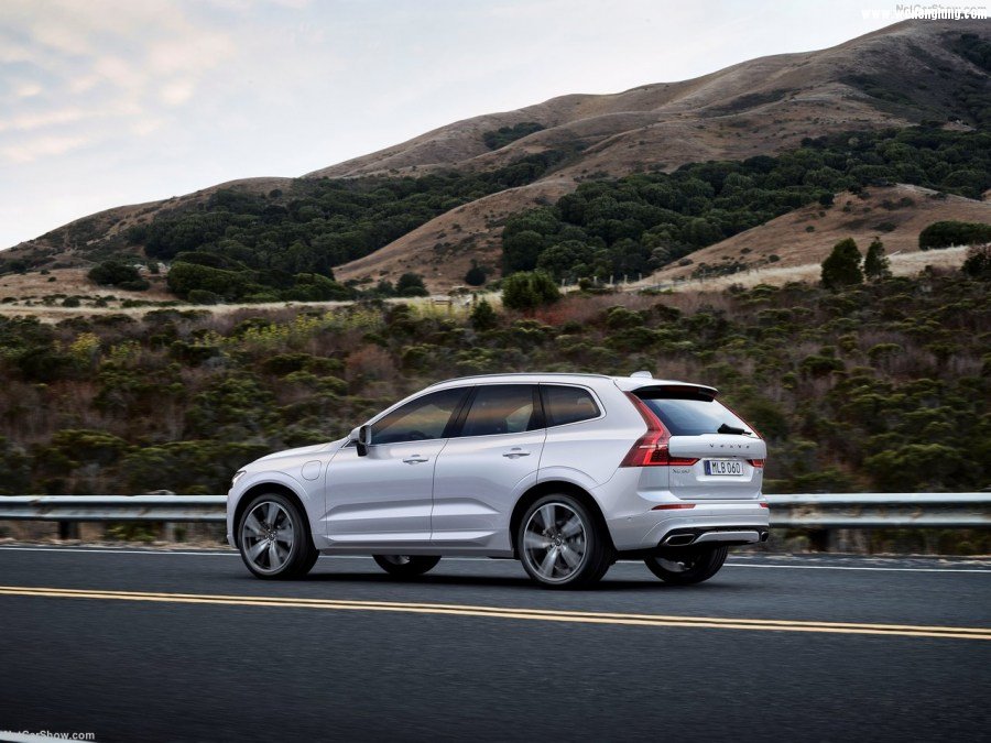 Volvo-XC60-2018-1280-25.jpg