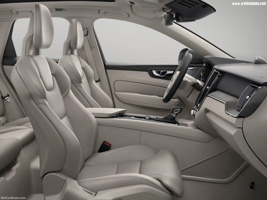 Volvo-XC60-2018-1280-50.jpg