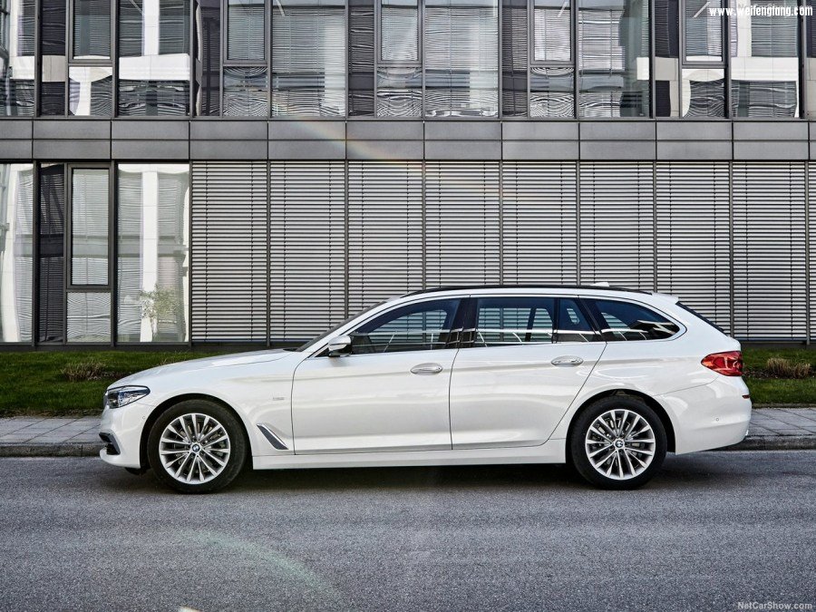 BMW-5-Series_Touring-2018-1280-31.jpg