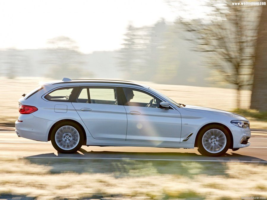 BMW-5-Series_Touring-2018-1280-37.jpg