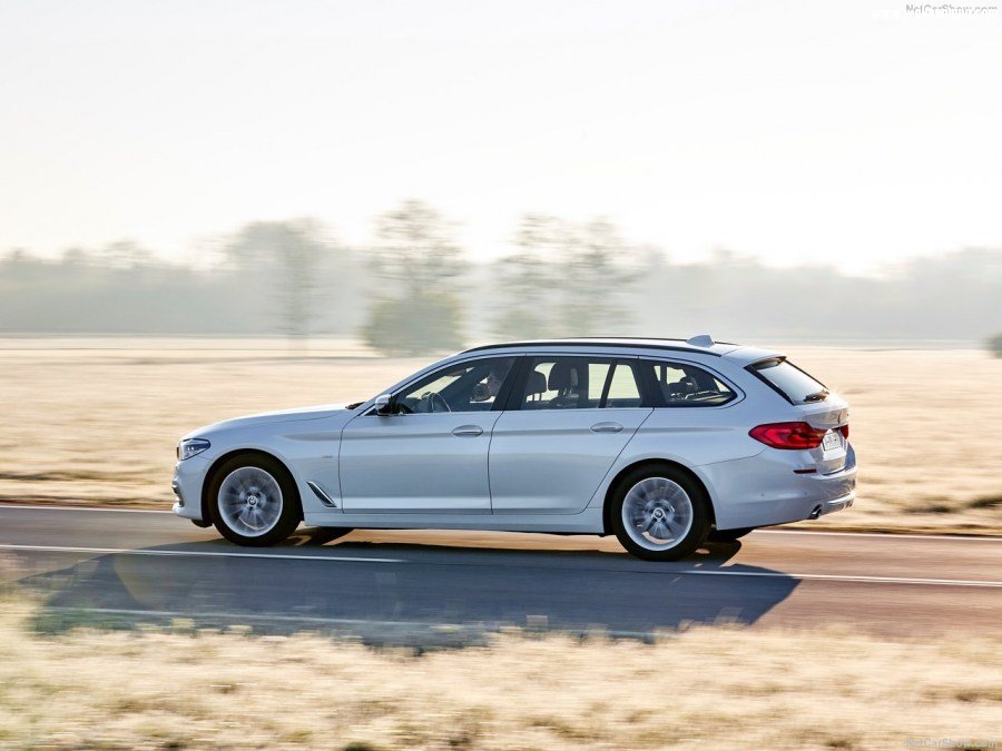 BMW-5-Series_Touring-2018-1280-54.jpg
