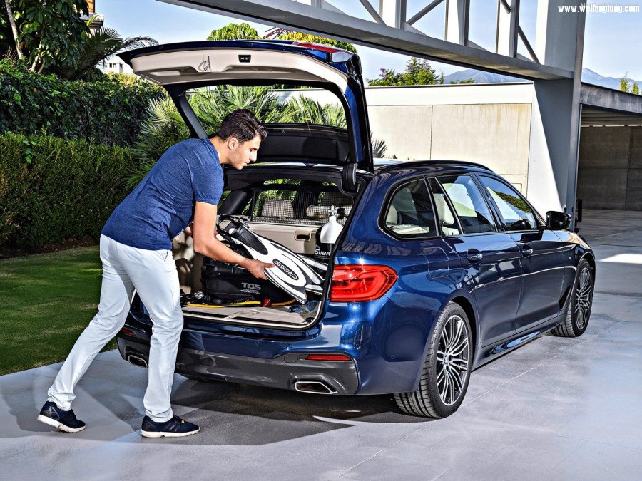 BMW-5-Series_Touring-2018-1280-5c.jpg