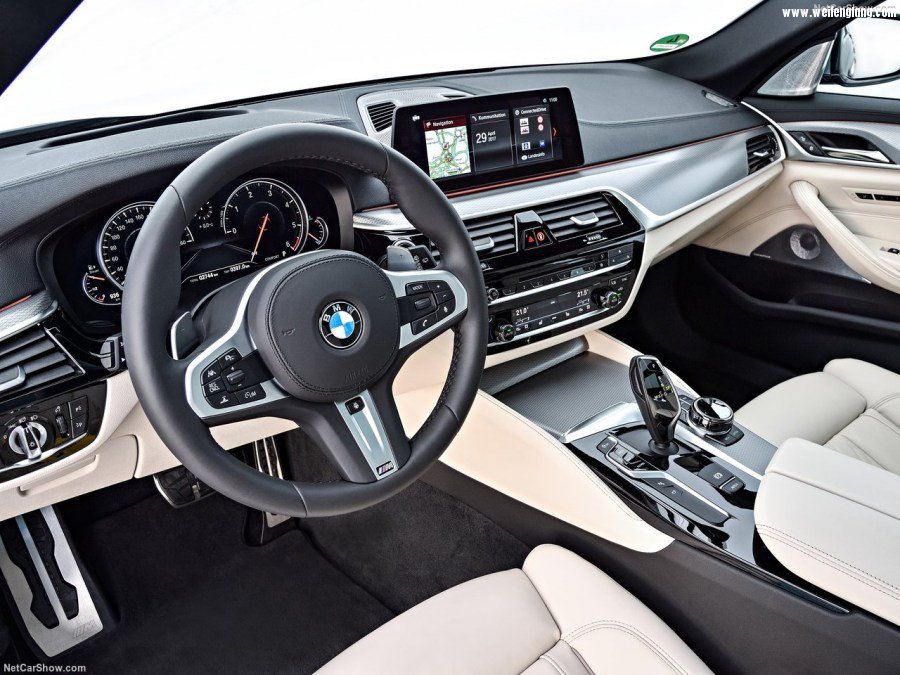 BMW-5-Series_Touring-2018-1280-6e.jpg