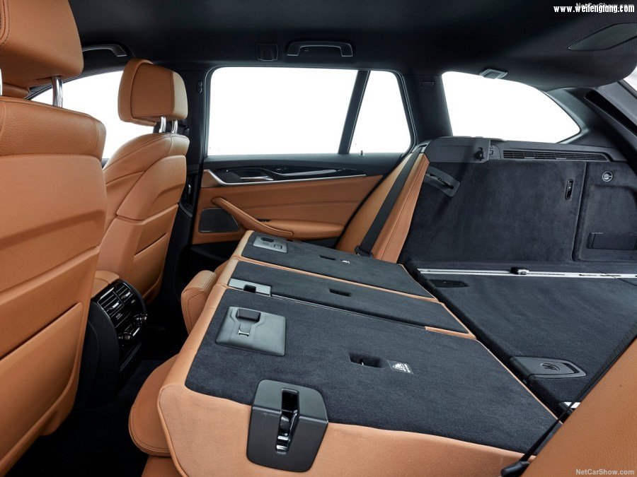 BMW-5-Series_Touring-2018-1280-77.jpg