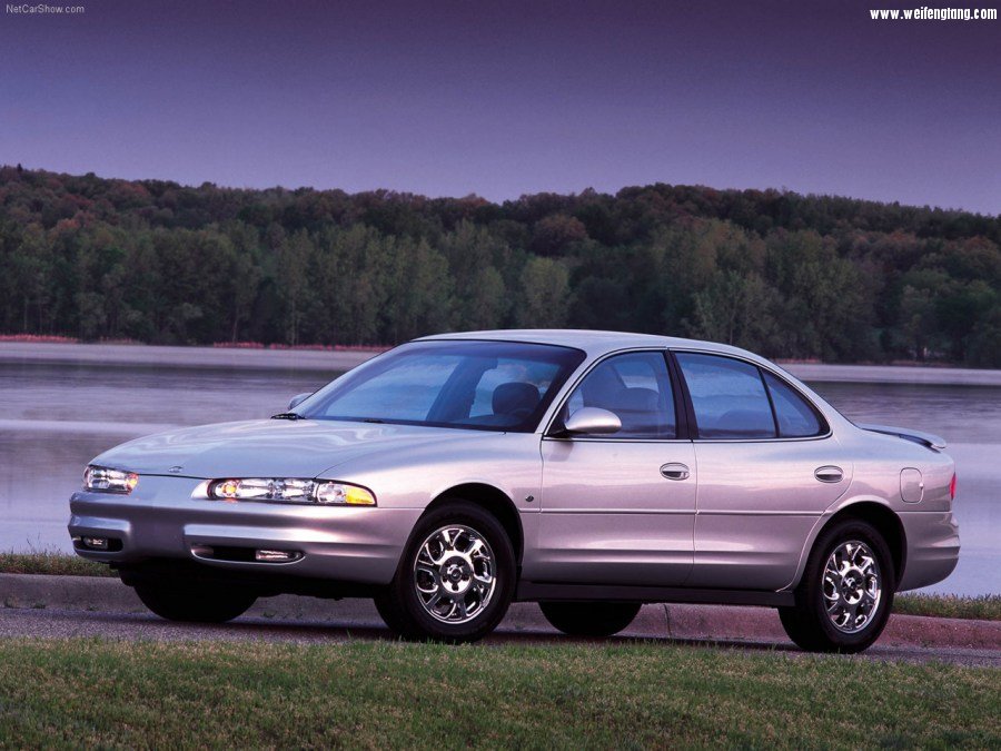 Oldsmobile-Intrigue-2000-1280-01.jpg