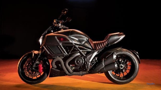 ducati-diavel-diesel__735701_.jpg