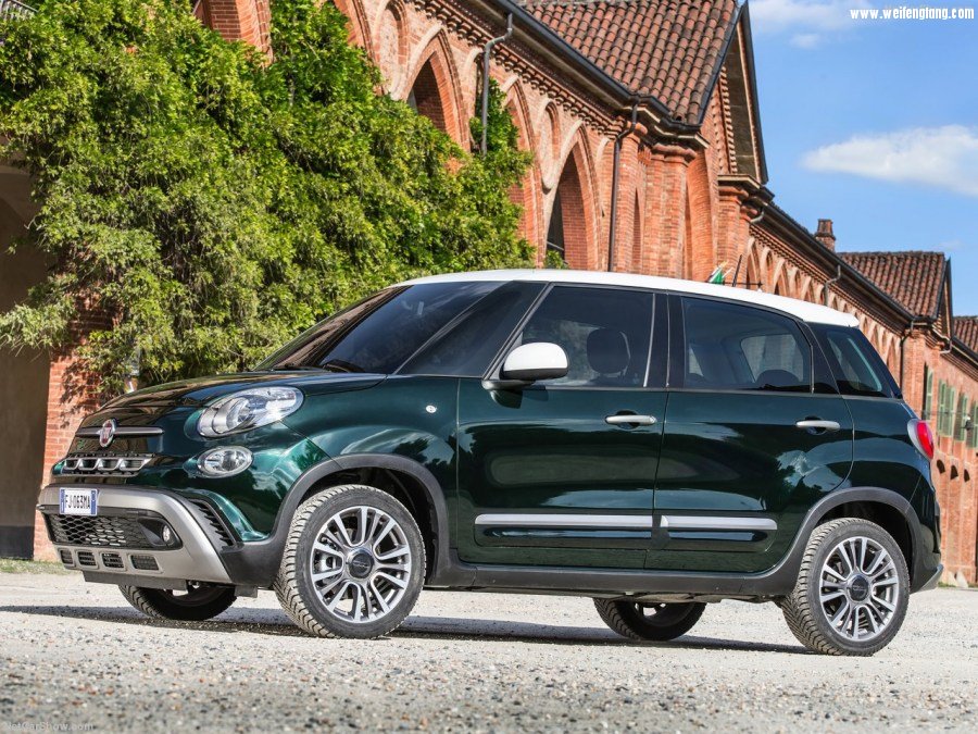 Fiat-500L_Cross-2018-1280-03.jpg