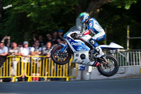 053117-2017-isle-of-man-tt-preview-Ivan-Linton-2016-Lightweight-tt-583x388.jpg