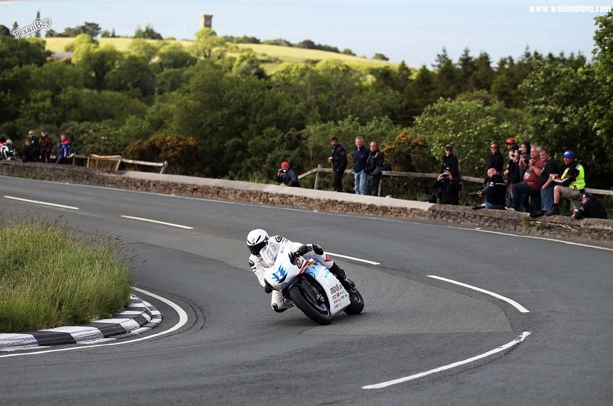 060617-isle-of-man-tt-2017-Anstey-Mugen-Gooseneck.jpg