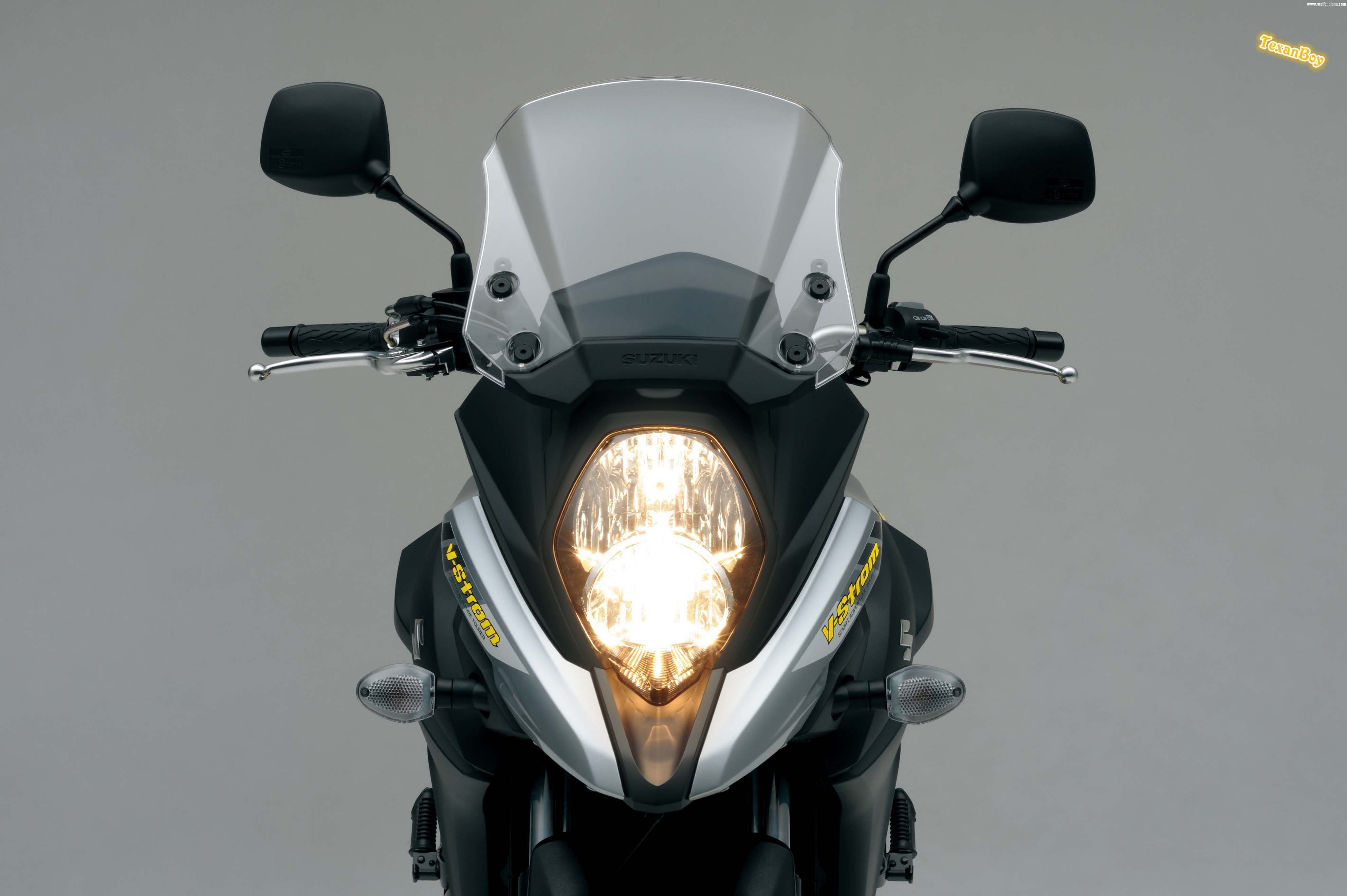 060617-2017-suzuki-v-strom-650-HeadLight.jpg
