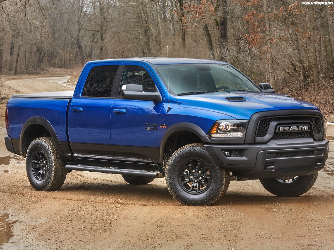 Ram-1500_Rebel_Blue_Streak-2017-1280-02.jpg