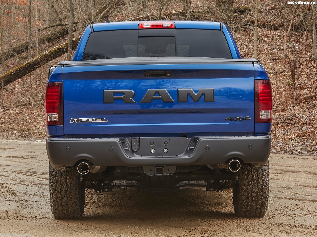 Ram-1500_Rebel_Blue_Streak-2017-1280-07.jpg