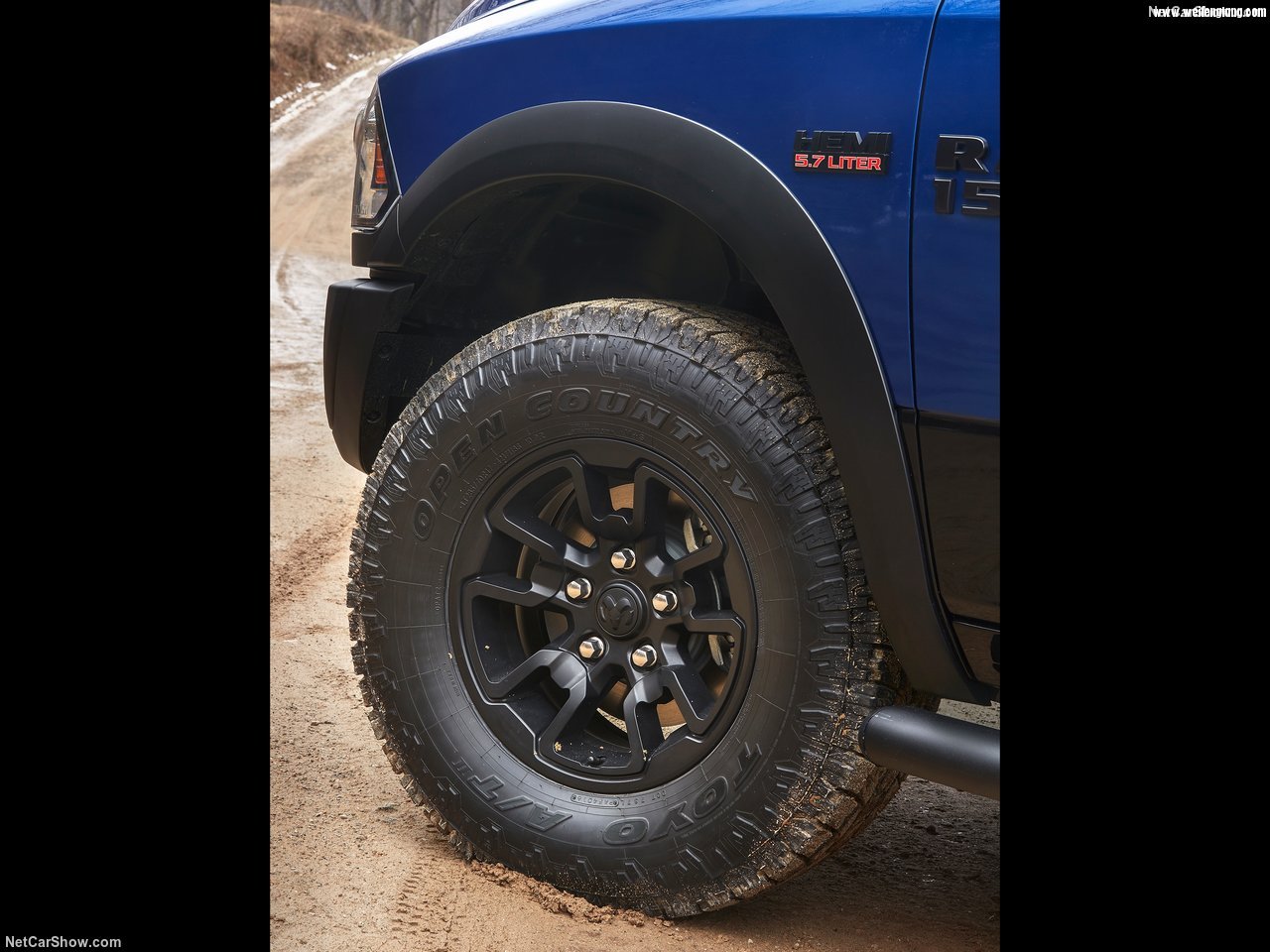 Ram-1500_Rebel_Blue_Streak-2017-1280-0b.jpg