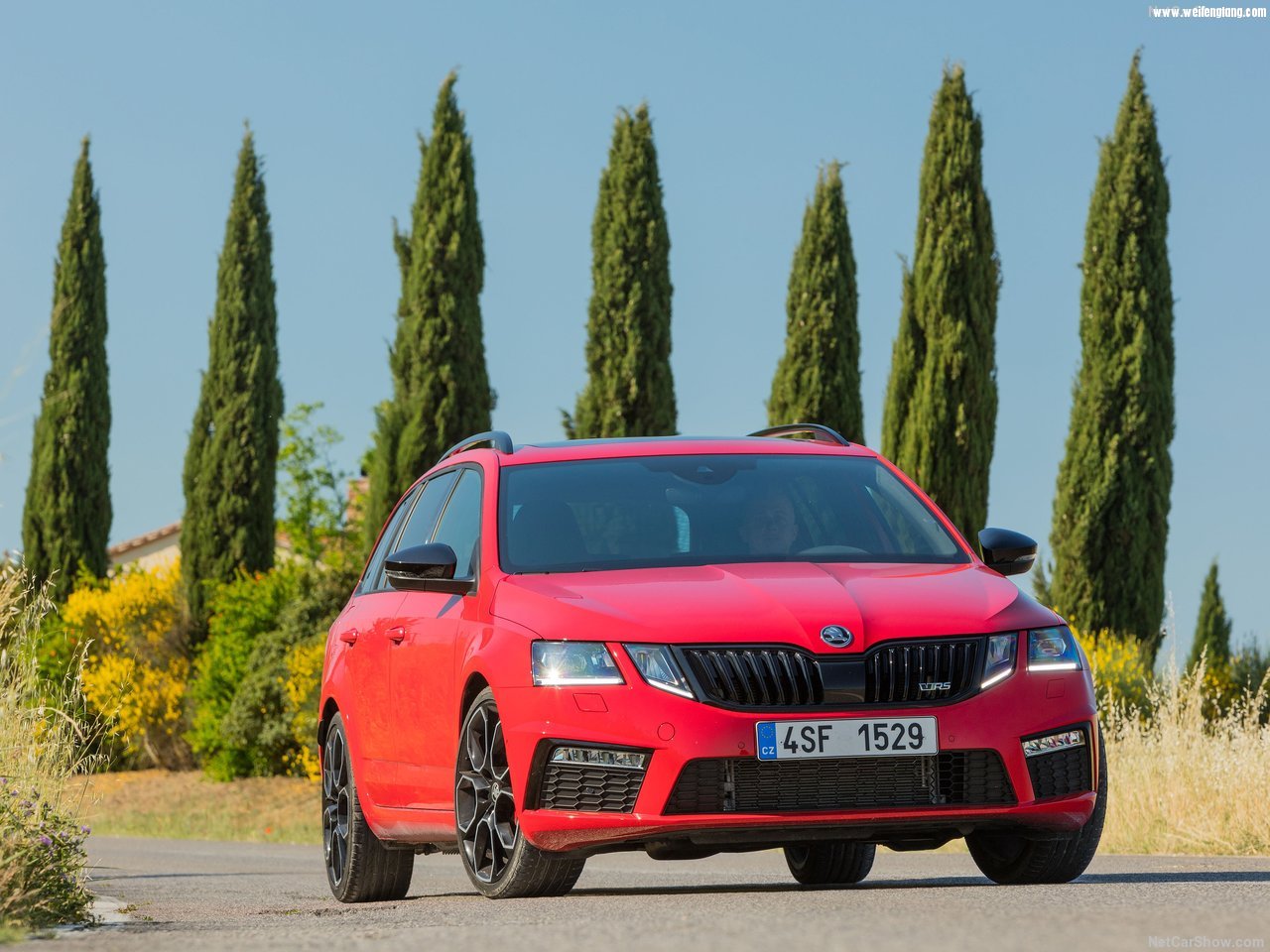 Skoda-Octavia_RS_245_Combi-2018-1280-05.jpg