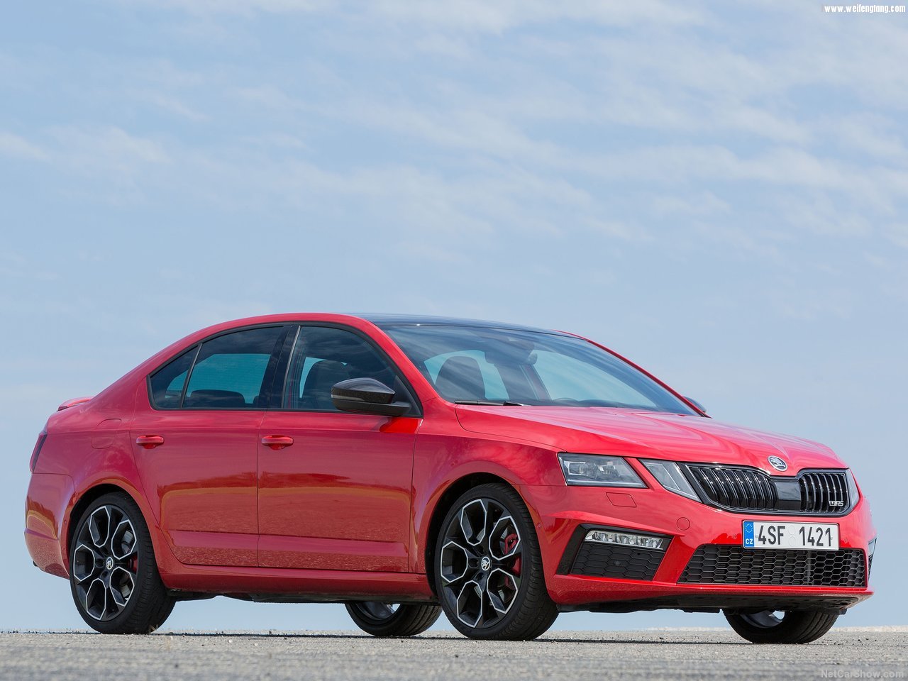 Skoda-Octavia_RS_245-2018-1280-02.jpg