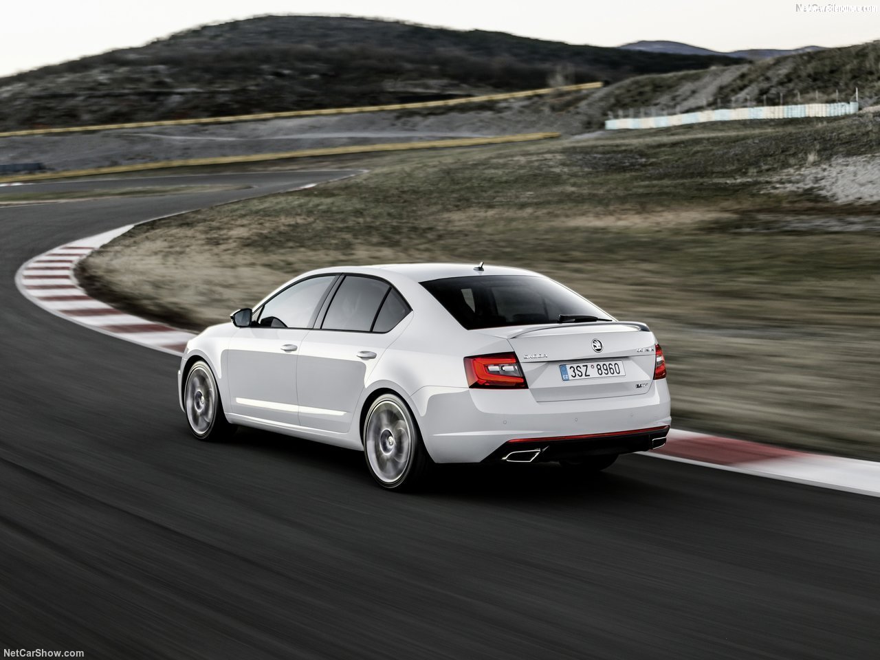Skoda-Octavia_RS-2017-1280-15.jpg