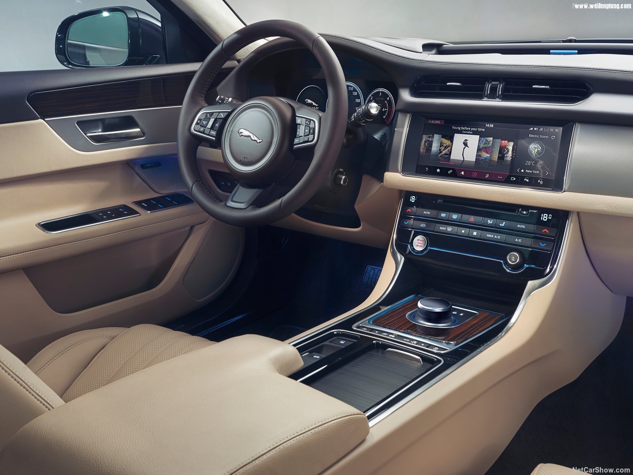 Jaguar-XF_Sportbrake-2018-1280-21.jpg