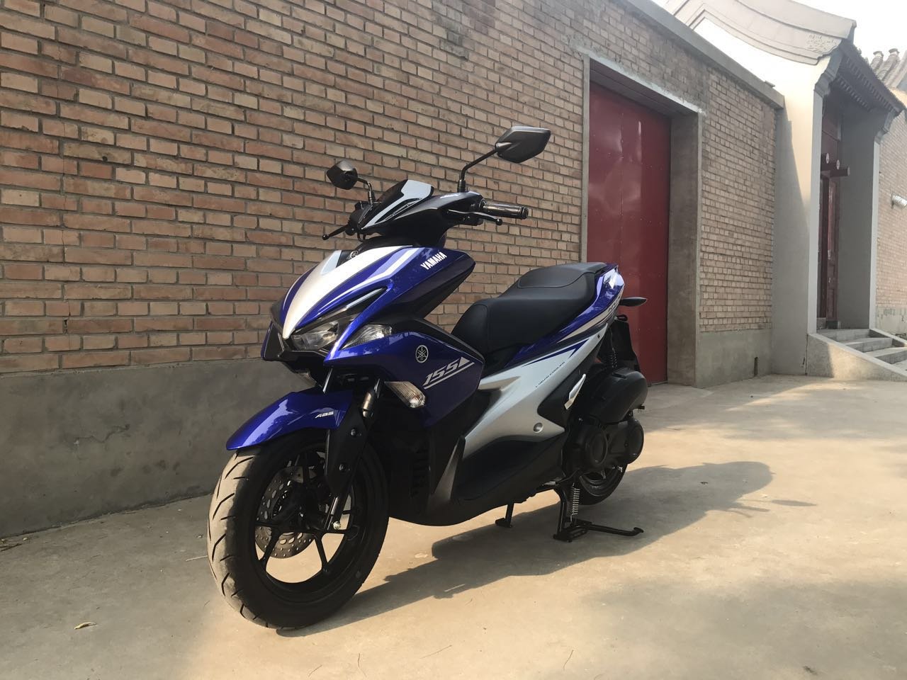 2017年6月18日更新 NVX155 蓝白1.jpg