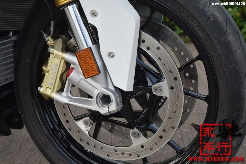 201917r1na4avvzs1gc0qn.jpg