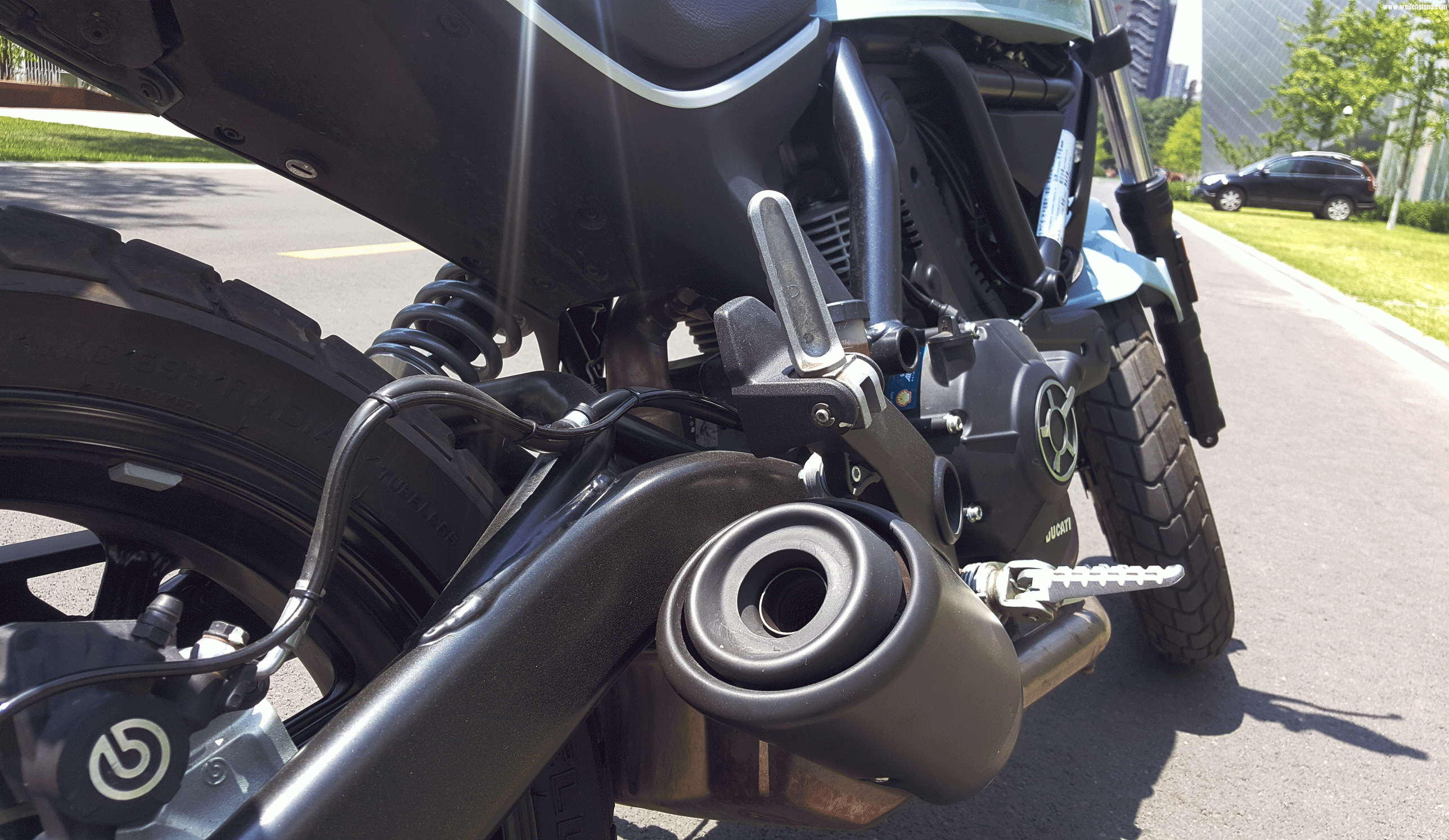 向上开口的排气发出“小绵羊”一样的突突声