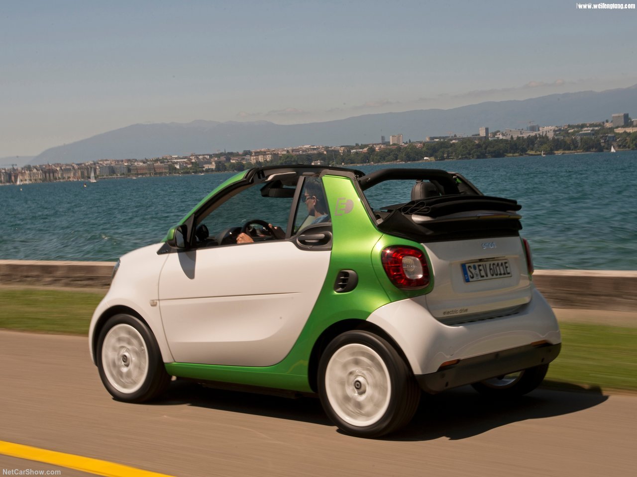 Smart-fortwo_Cabrio_electric_drive-2017-1280-2f.jpg