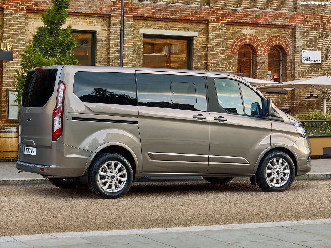 Ford-Tourneo_Custom-2018-1280-06.jpg