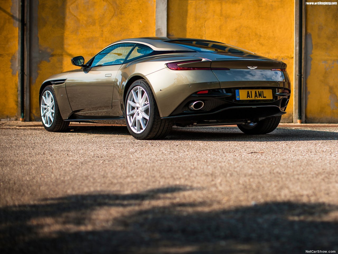 Aston_Martin-DB11-2017-1280-5f.jpg