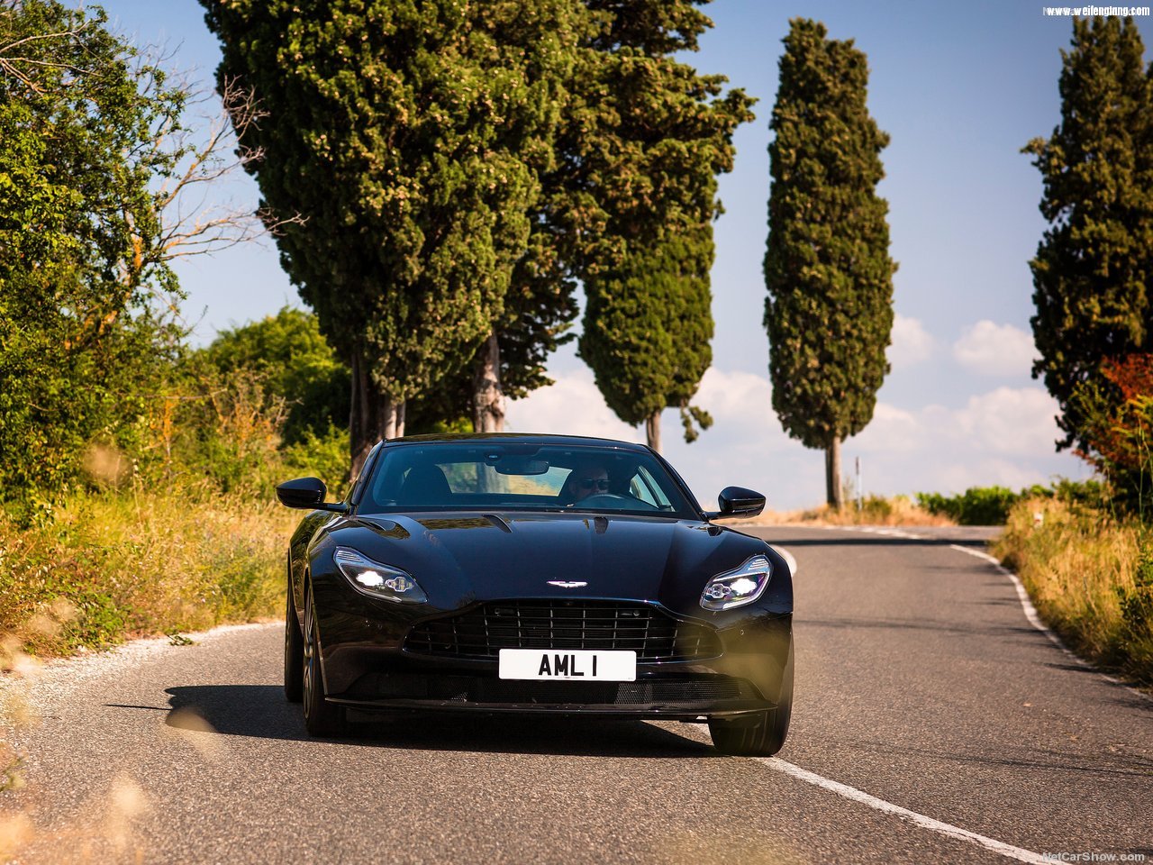 Aston_Martin-DB11-2017-1280-84.jpg