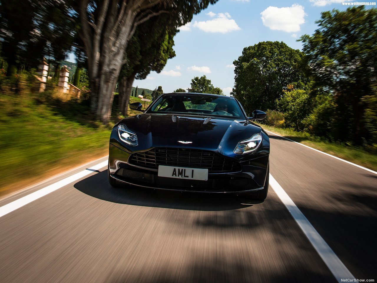 Aston_Martin-DB11-2017-1280-85.jpg