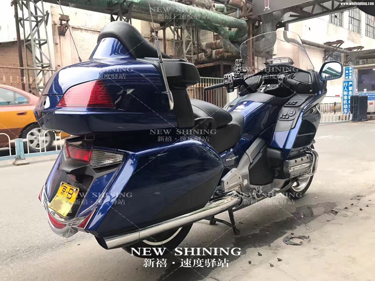 本田金翼GL1800 4.jpg