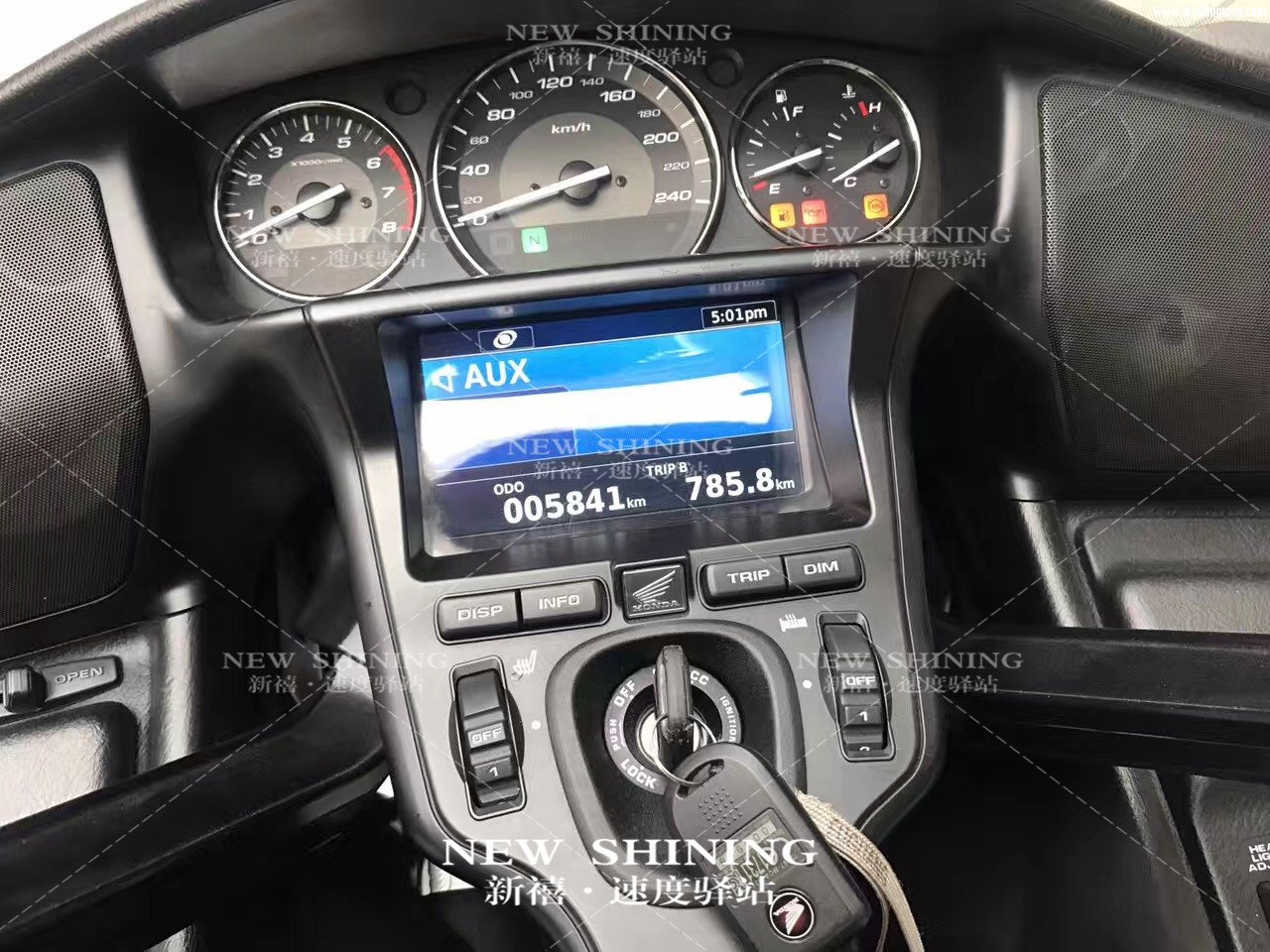 本田金翼GL1800 7.jpg