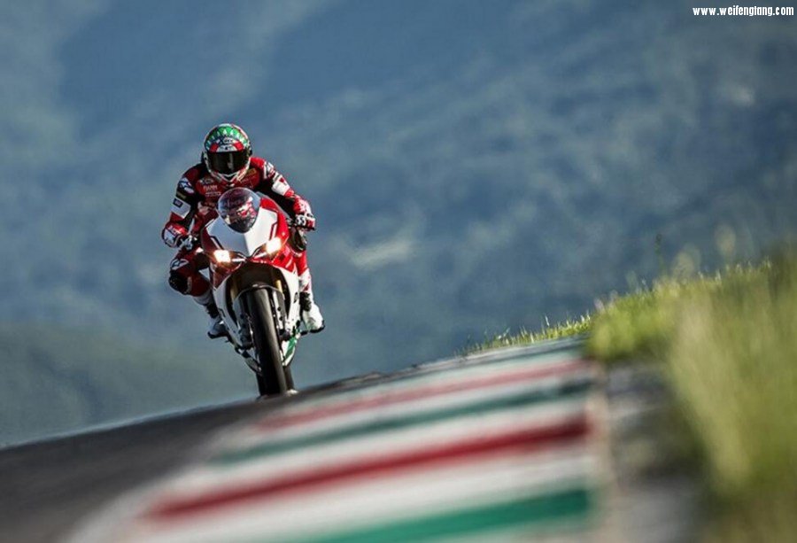 杜卡迪L2超跑绝响Panigale R FE.jpg