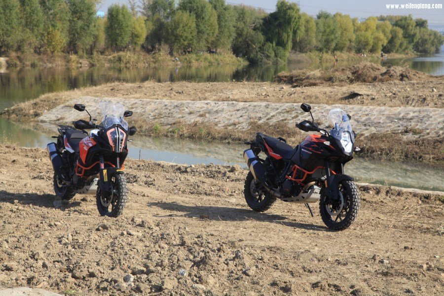 KTM 1090ADV 1290ADV S双车静态 (14).JPG