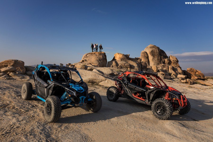 Maverick X3 Xrc - Octane Blue X3 Xrs Carbon Black  Red- Static 1.jpg