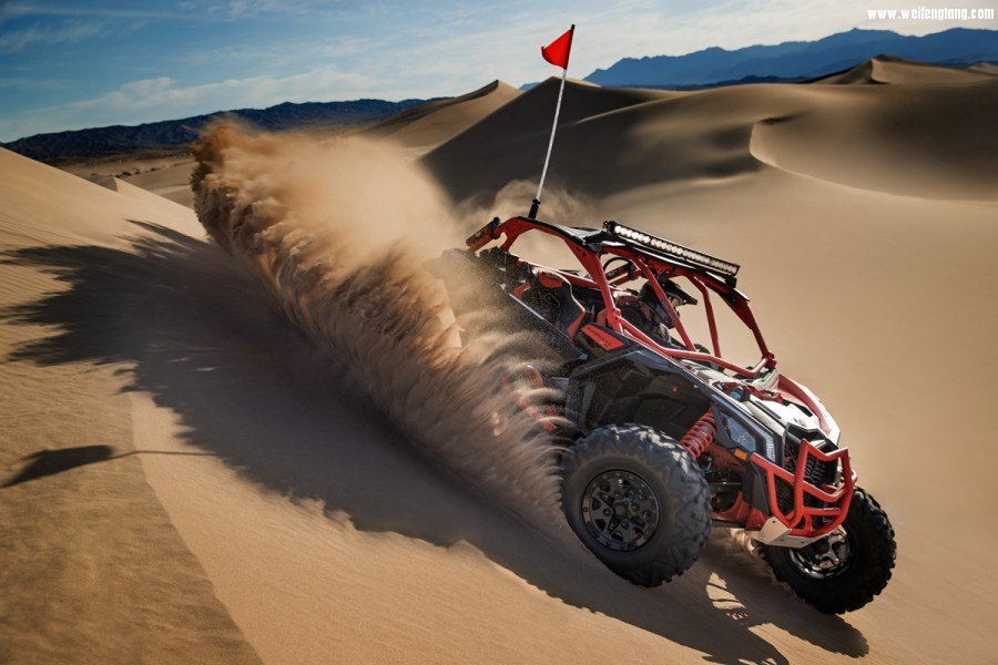 Maverick X3 Xrs - Carbon Black  Red - Dunes 1.jpg