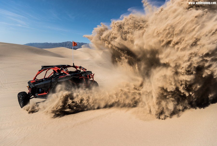 Maverick X3 Xrs - Carbon Black  Red - Dunes 2.jpg