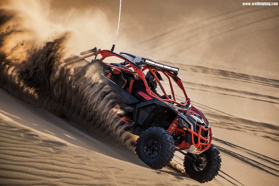Maverick X3 Xrs - Carbon Black  Red - Dunes 6.jpg
