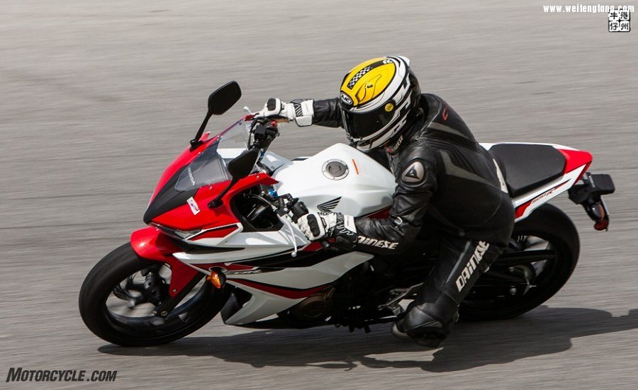 062218-Lightweight-Sportbikes-Honda-CBR500R-8398.jpg