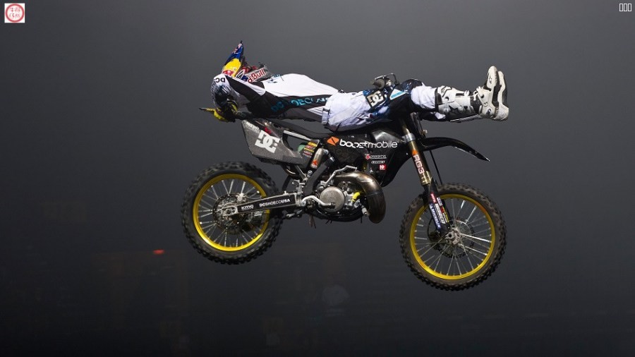pastrana_layback.jpg